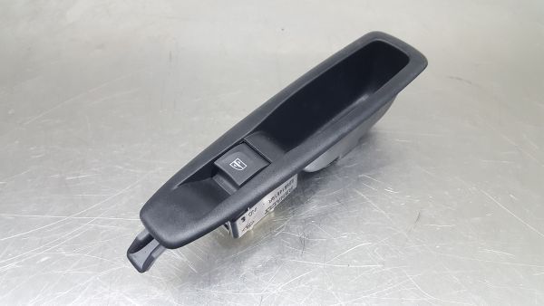 Comando / botão / interruptor vidros trás esquerdo RENAULT Clio IV (BH