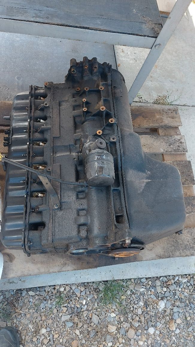 Silnik i czeci do Cherokee xj 4.0