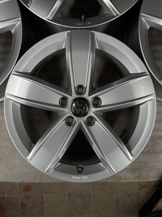 Диски R17 5x112 Et38 6.5J. VW Passat Golf Jetta Touran Caddy Skoda