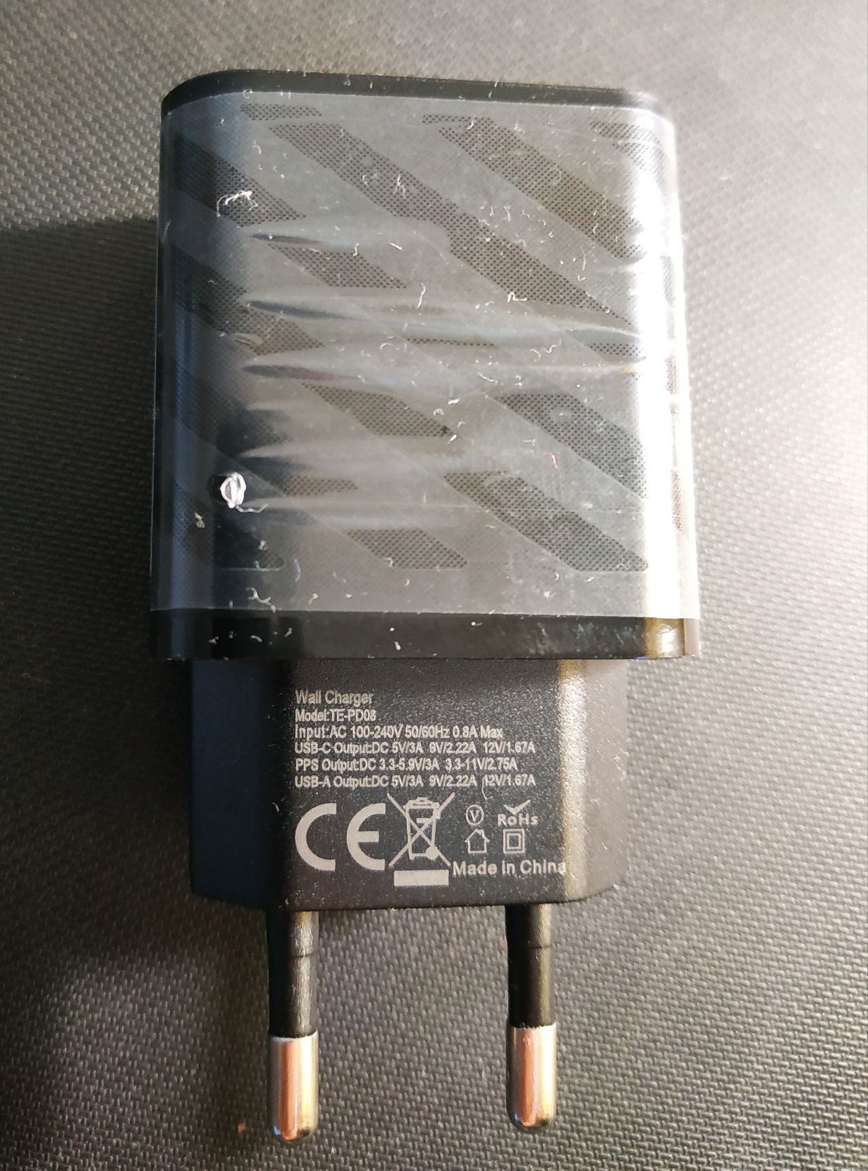 Зарядное устройство 40 W и кабель для смартфона