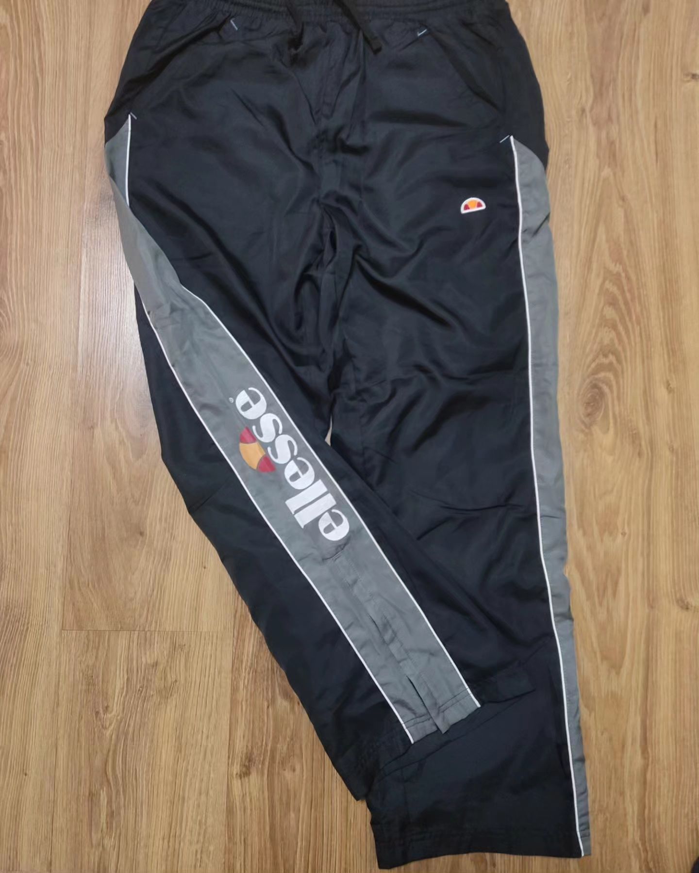 Штани ellesse в чудовому стані