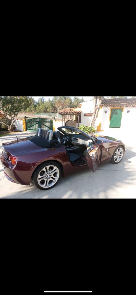 BMW Z4 2.2cc com 170cv de 2004