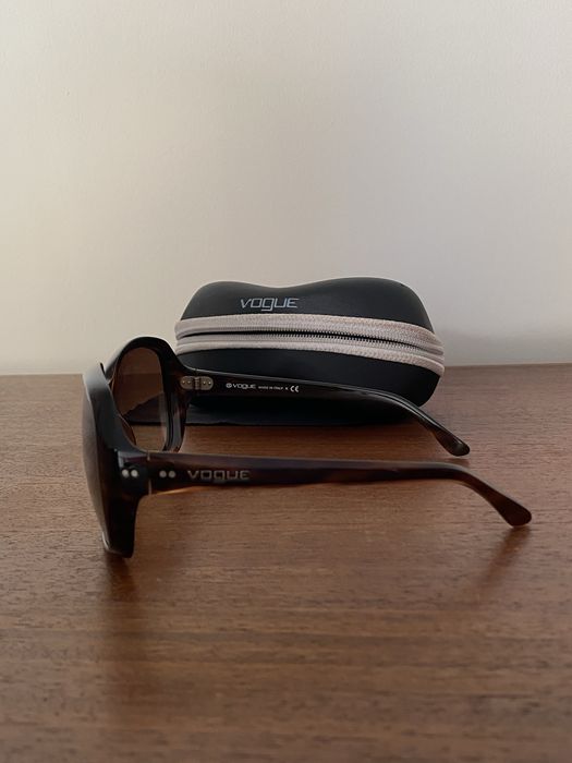 Óculos de sol da marca Vogue