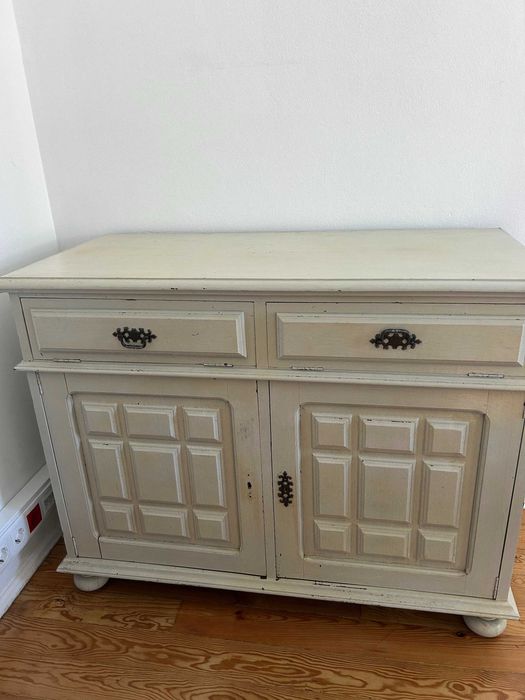 Aparador ou cómoda de estilo rústico