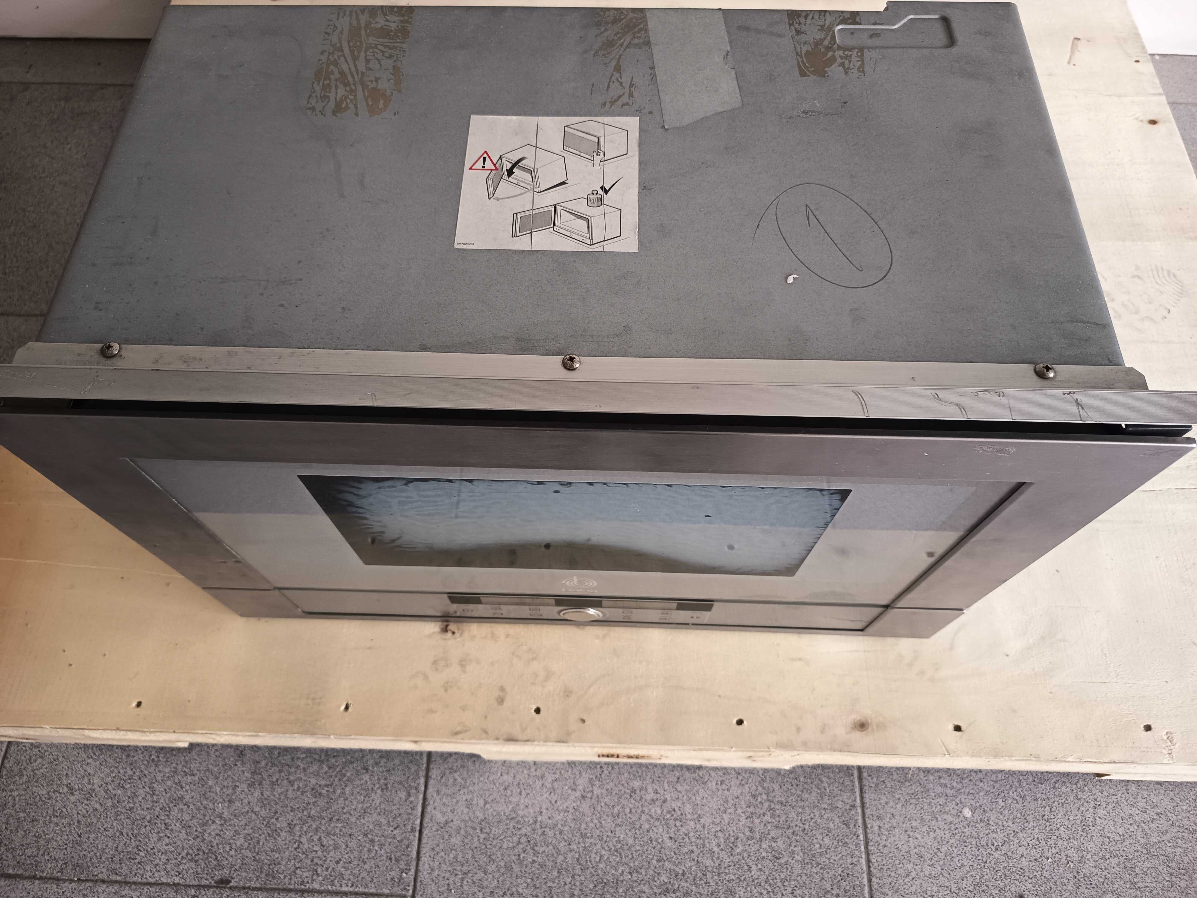 Micro-ondas BALAY 3WG459XI –De Exposição c/ Defeito Estético na Porta
