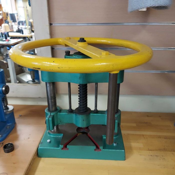 Prasa balansowa, jubilerska, kaletnicza, rymarska