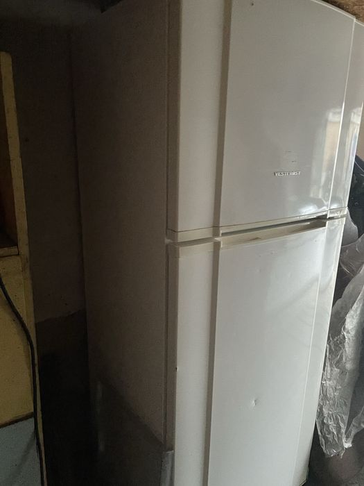 Продам большой семейный холодильник в хорошем состоянии