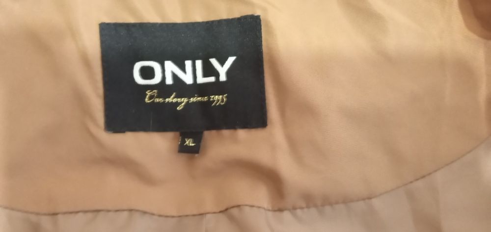 Куртка женская размер 50 состояние новой