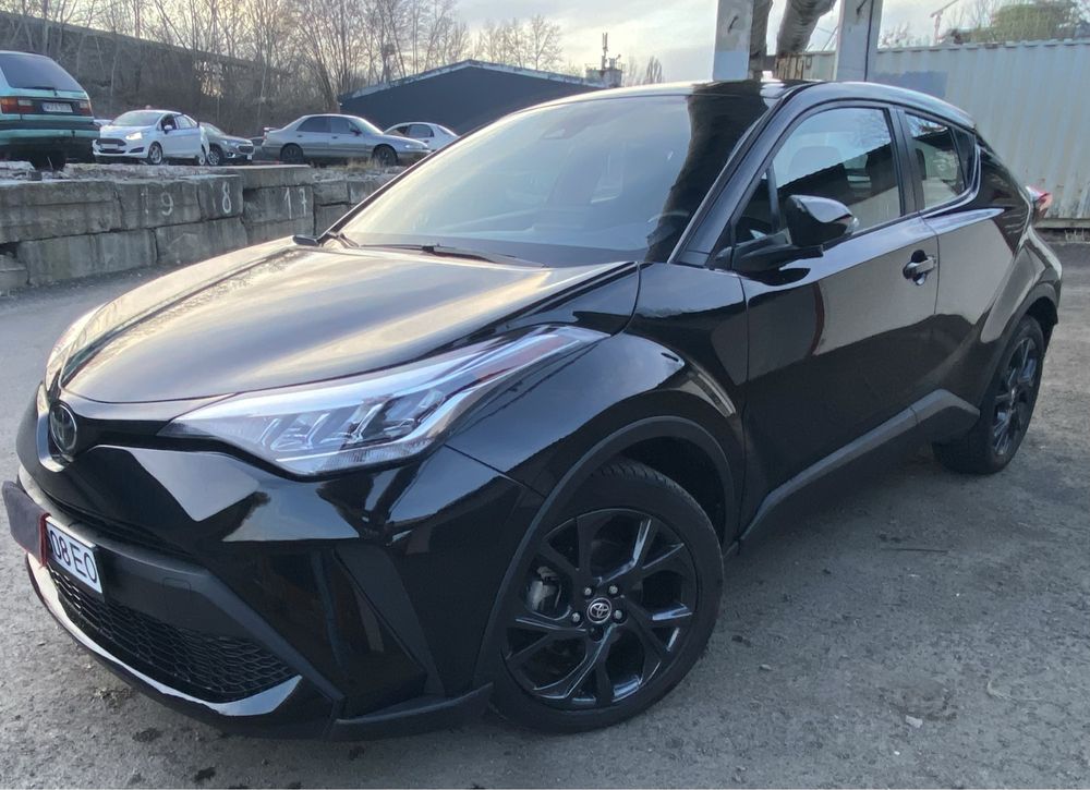 Toyota C-HR 2021год. Бензин 2.0