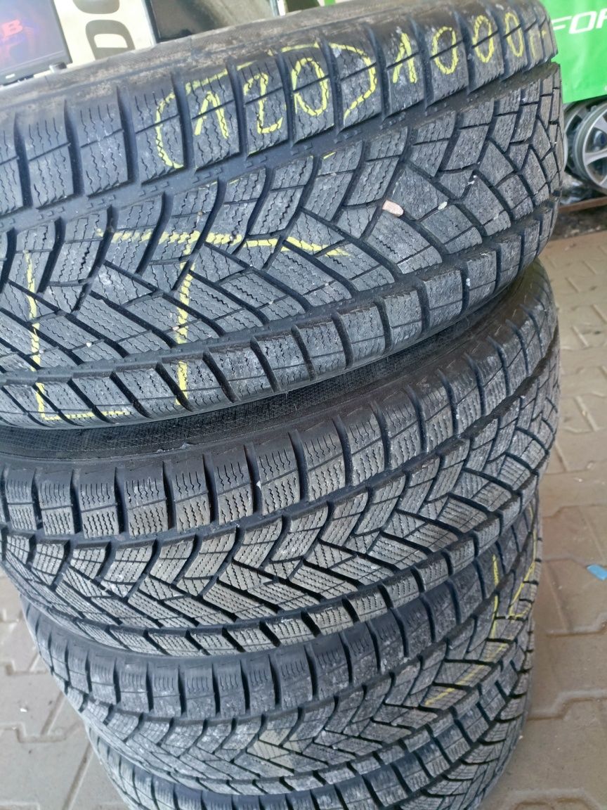 Opony zimowe 225/60/17 Ceat 2023r jak NOWE 4 sztuki