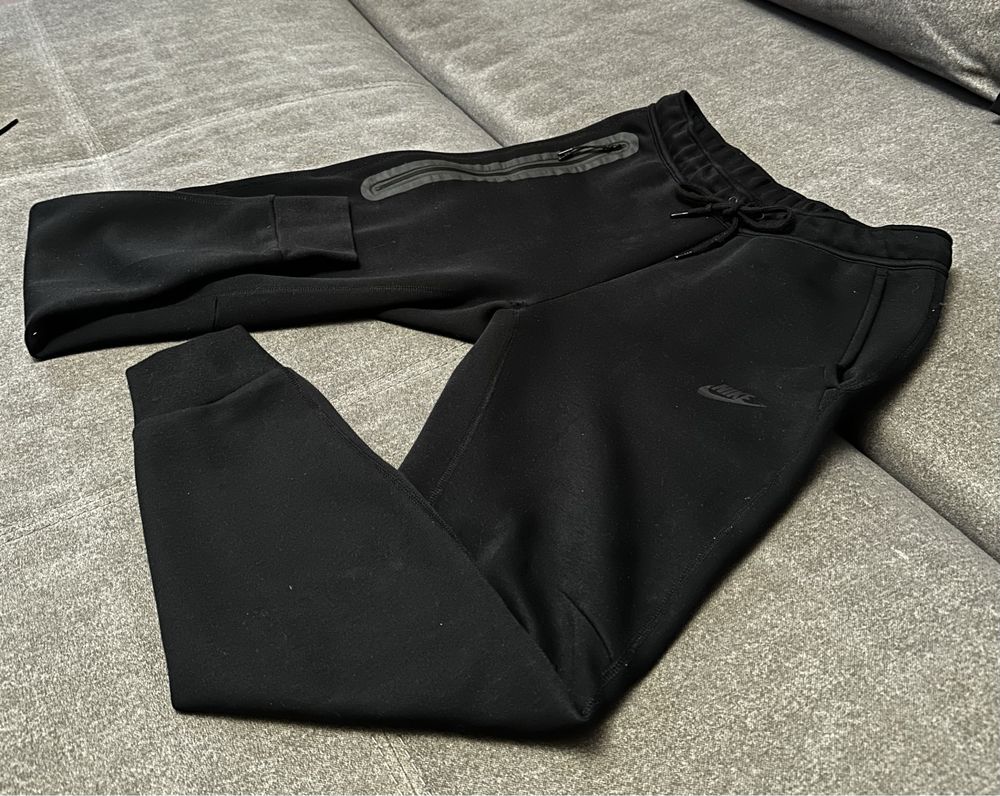 Штаны Nike Tech Fleece