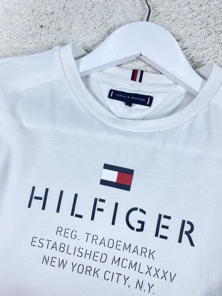 Футболка Tommy Hilfiger big logo nsw swoosh tech fleece