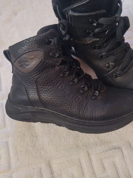 Зимове шкіряне взуття для хлопчика 34р.