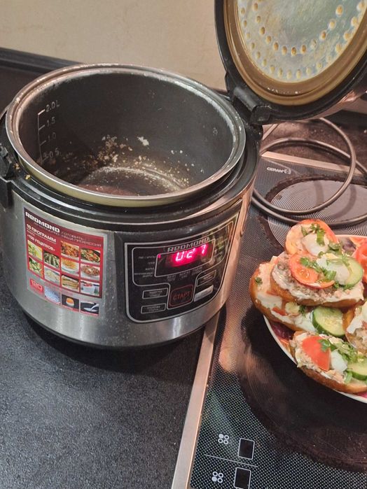 Мультиварка Redmond  10 программ