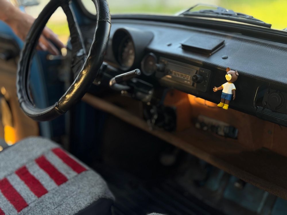 Trabant 601s + części (buda, mechanika, elektryka)