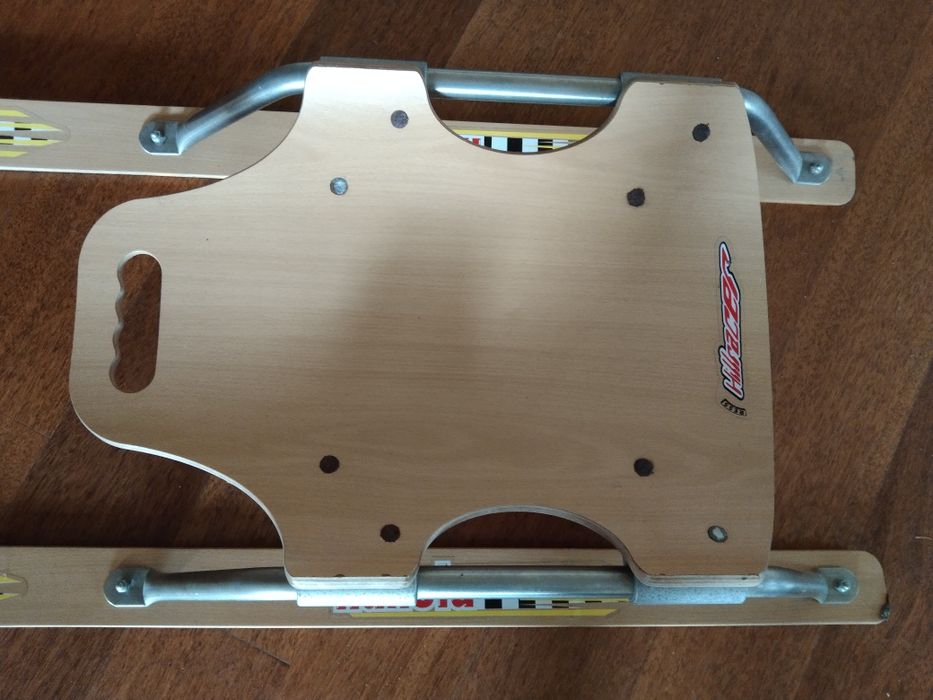 Sanki drewniane na płozach narty