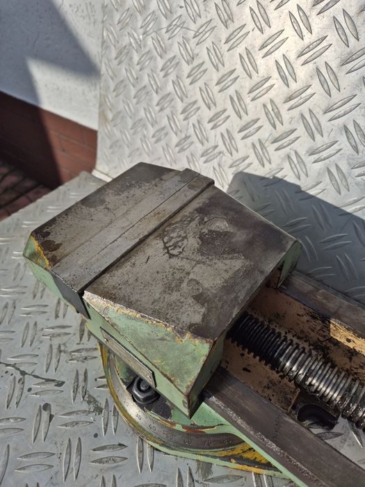 Konkretne imadło maszynowe 160 mm obrotowe  okazja!