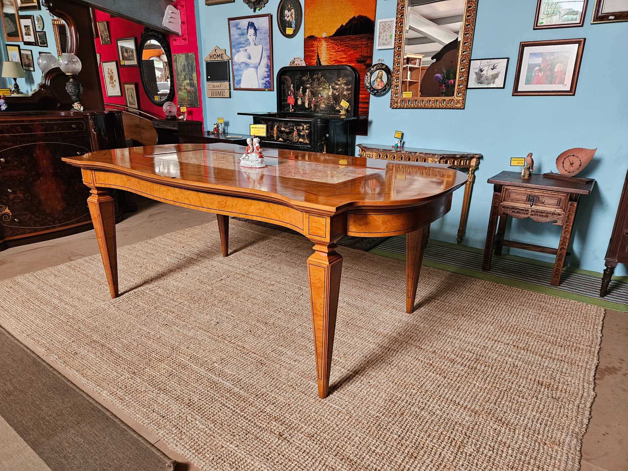 Excelente mesa de sala em madeira com centro em ped