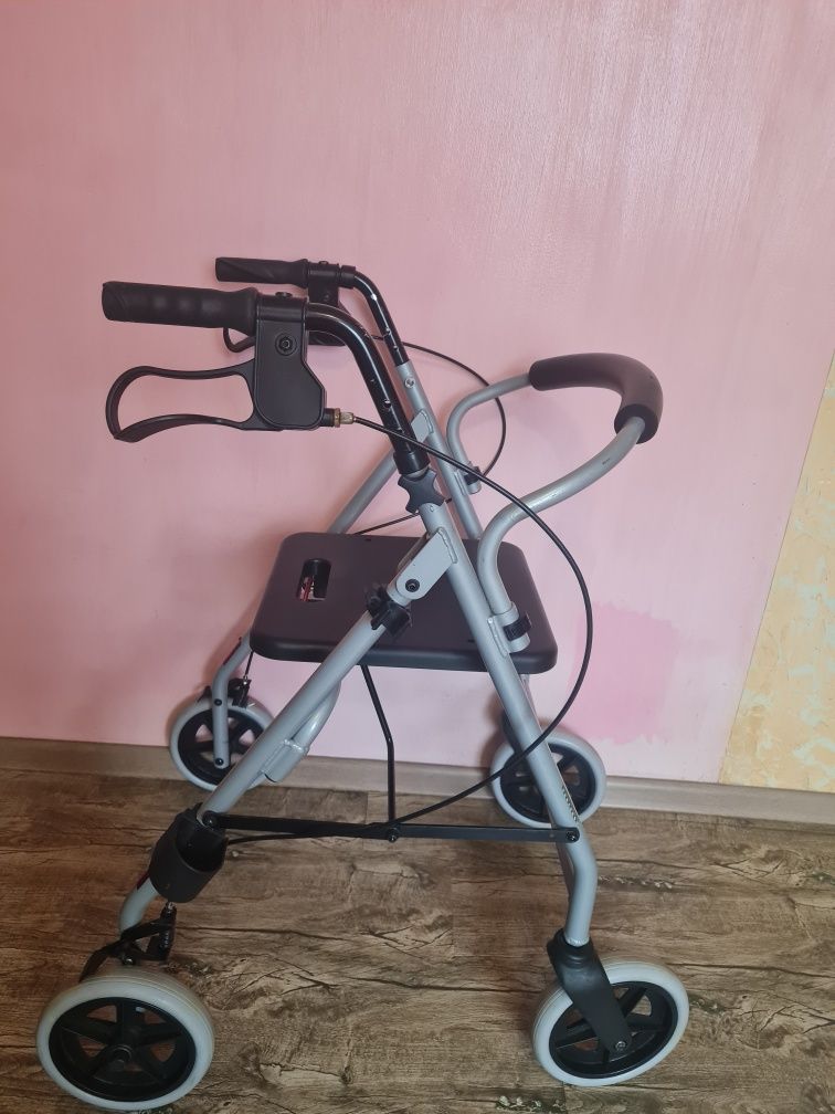 Продам Ходунки,ROLLATOR