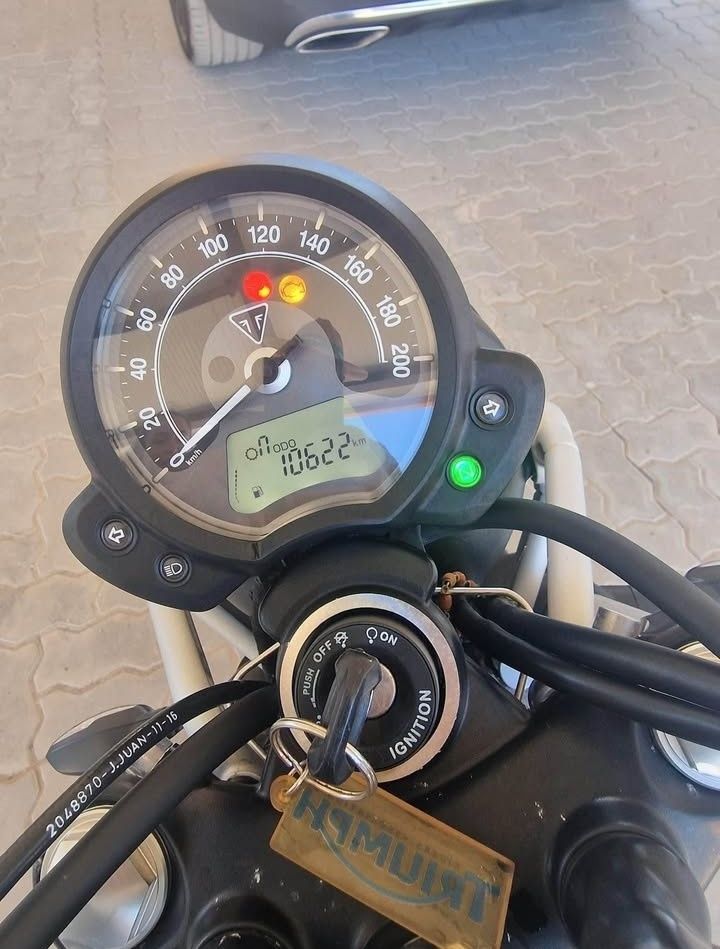 Triumph street Scrambler 900