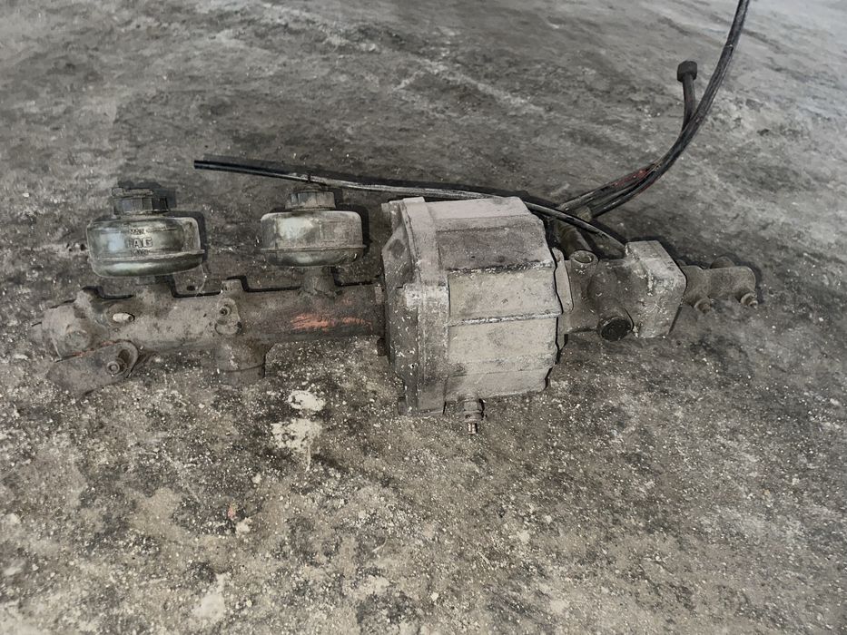 Головний тормозний циліндр мерседес, гідравлічно-пневматична система