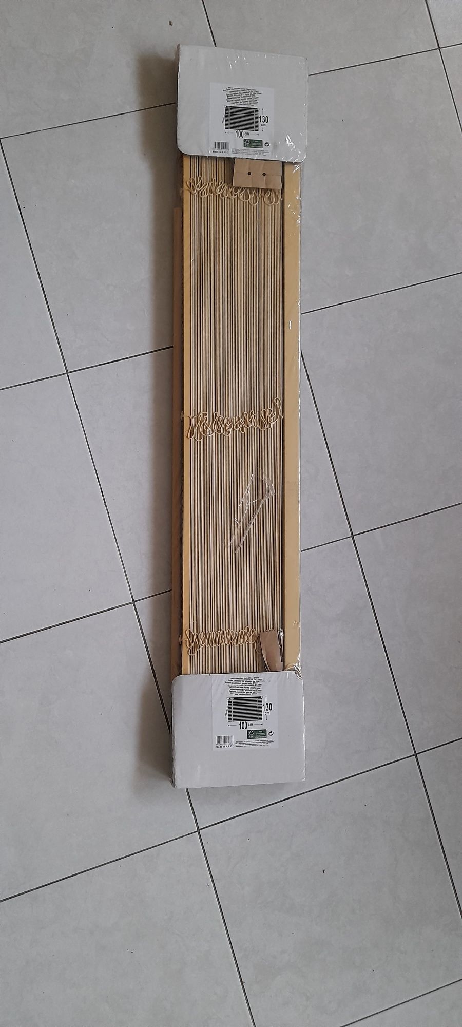 Estore veneziano em madeira de tília 27mm ,novo