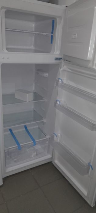 Холодильник двухкамерный MEDION-143см. (новый из Германии)