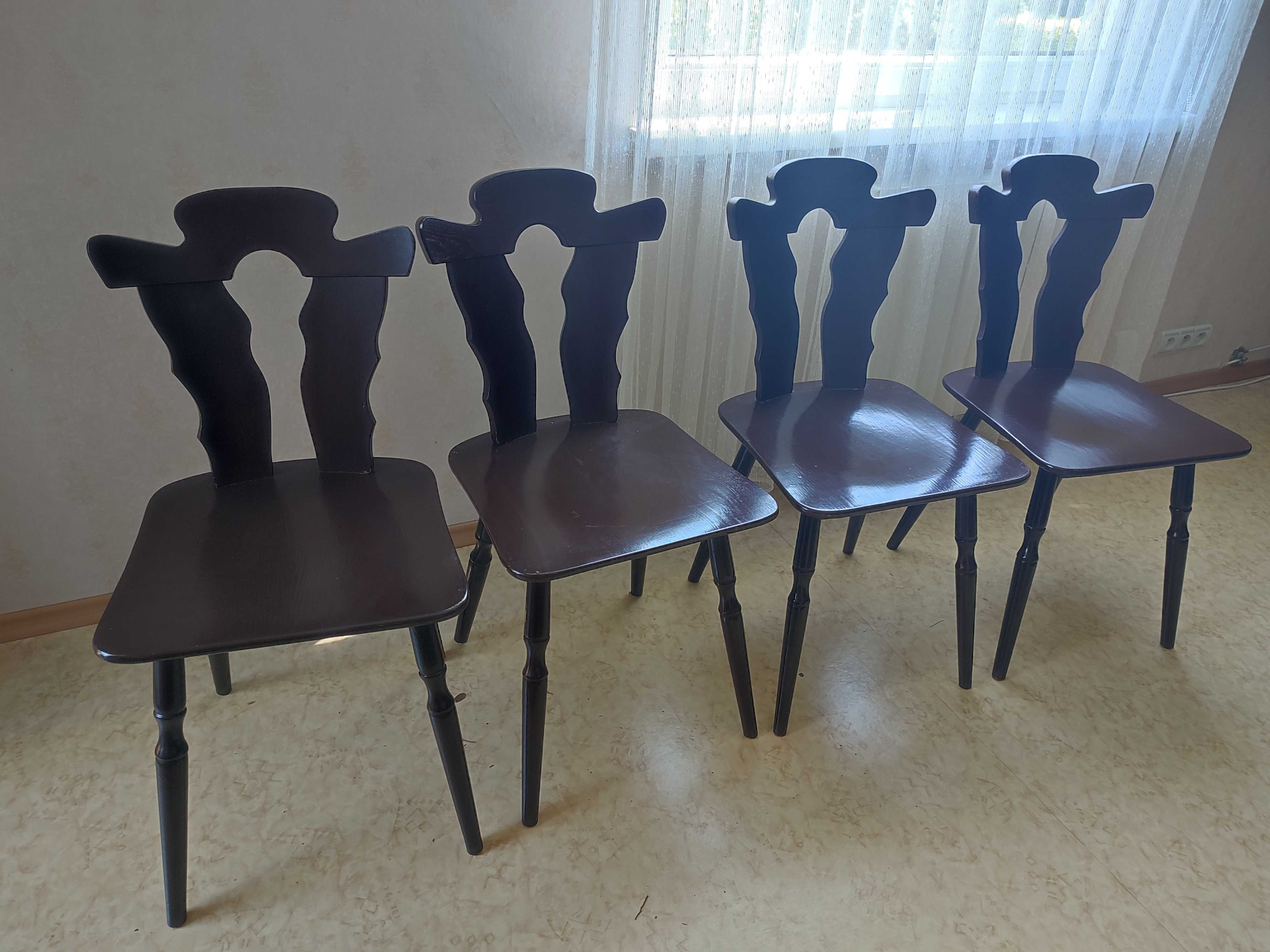 4 krzesła drewniane w stylu góralskim