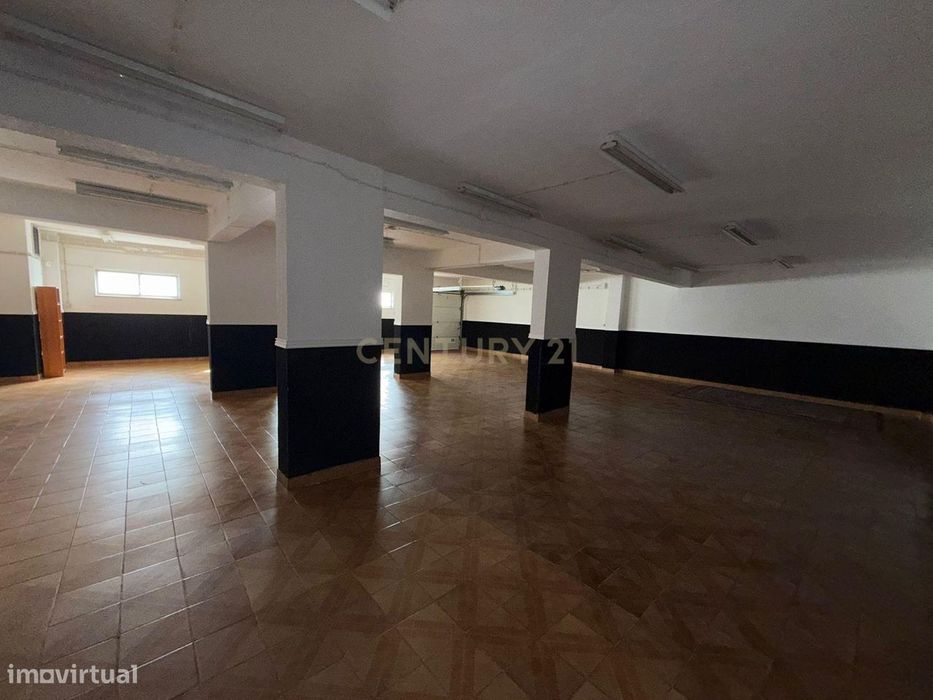 Armazém para Comércio e Serviços – Bairro dos 4 Caminhos, Setúbal