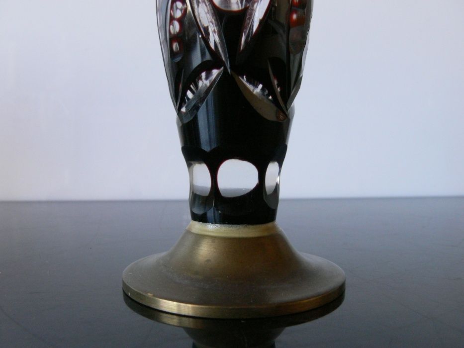 Huta Hortensja wazon okuty mosiężna stopa kryształ szkło szlifowane