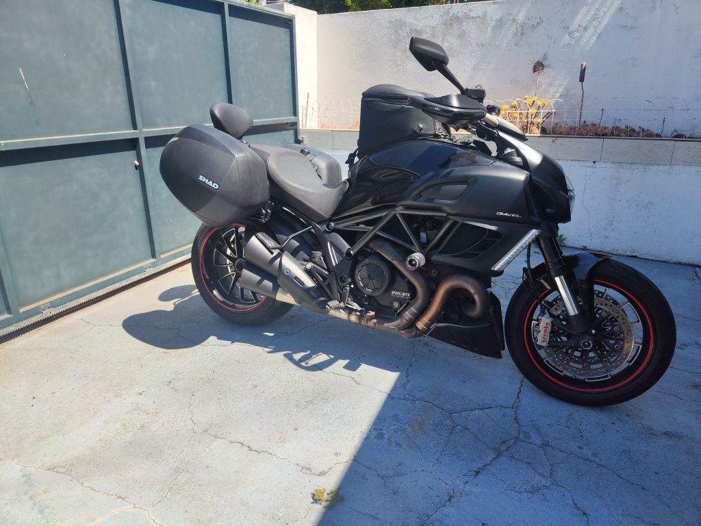 Ducati Diavel   top
