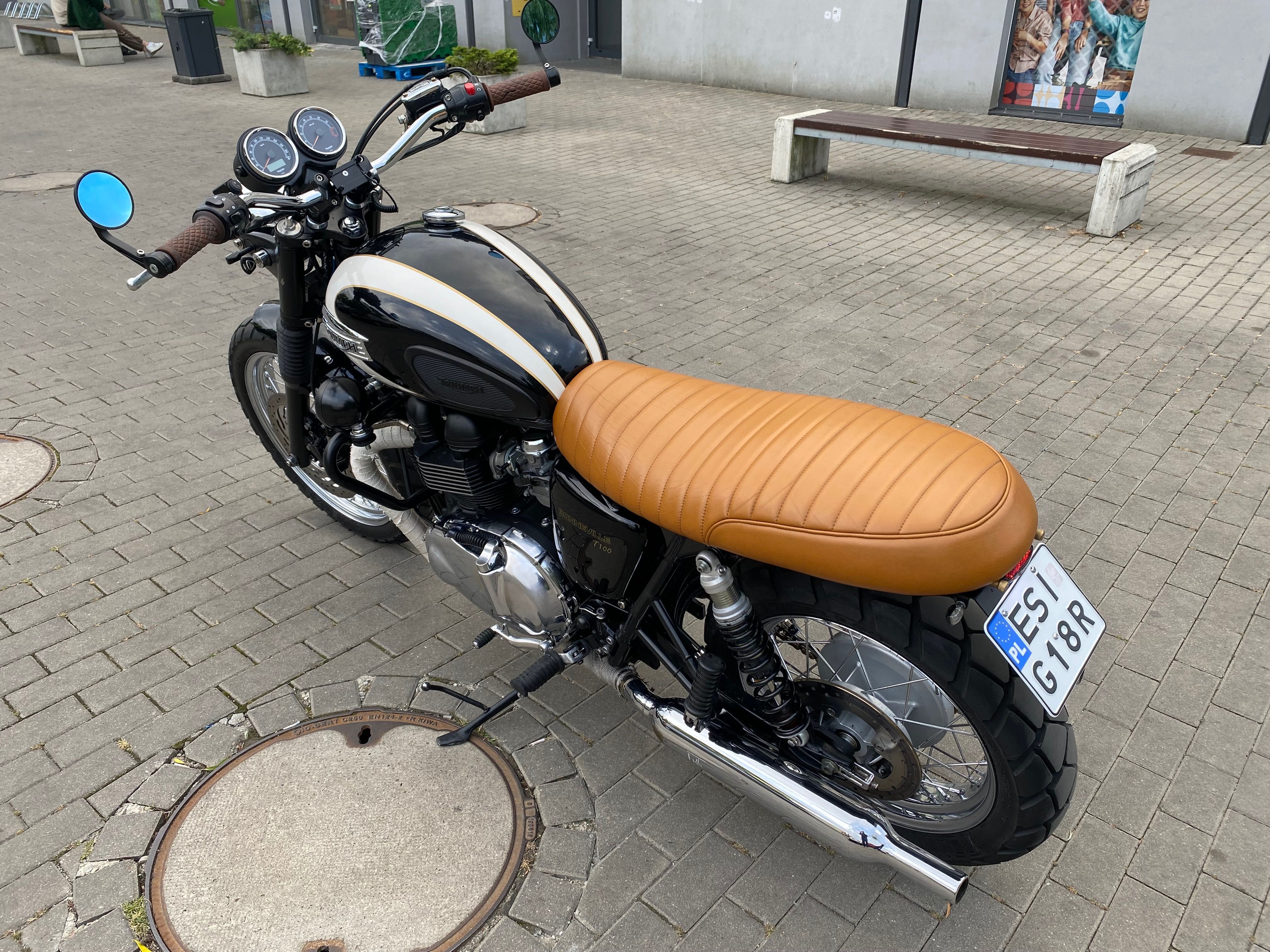 Bonneville T100 Cafe Racer Scrambler Custom
