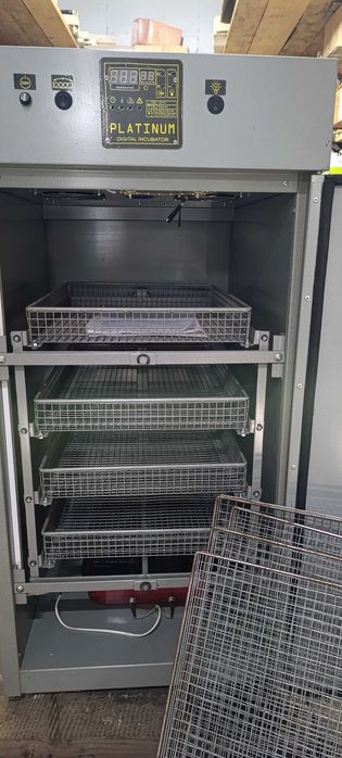 Інкубатор автоматичний