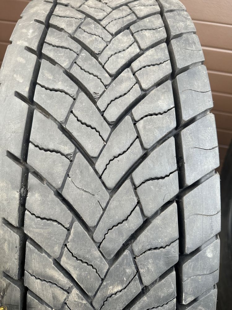 295/80 r22.5 Goodyear K-max D