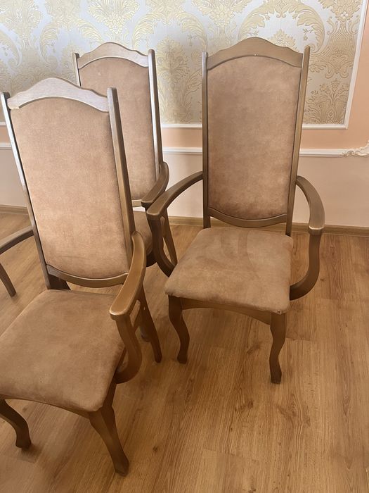 Крісла 4 штуки гарний стан