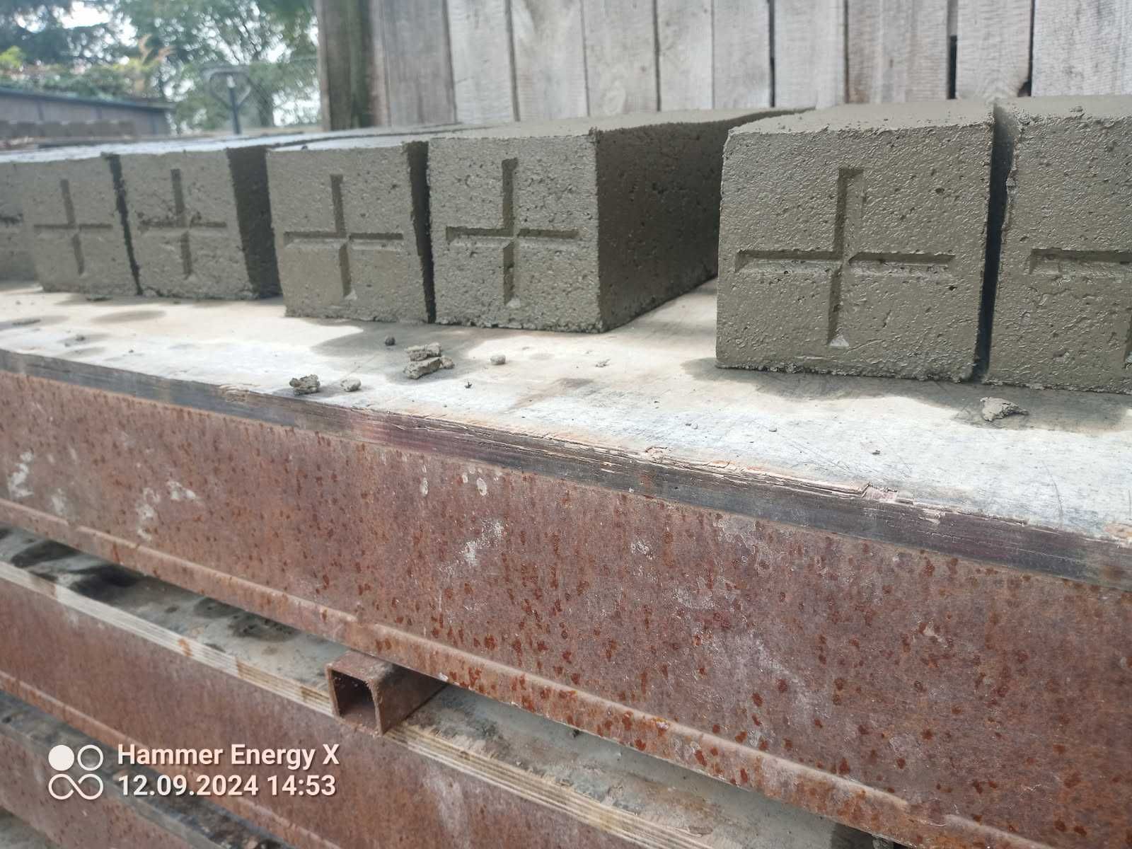 Słupki Graniczne/Słupki Geodezyjnej/Słupek betonowy/Geodezja