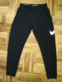 Spodnie dresowe Nike Dri-Fit Swoosh