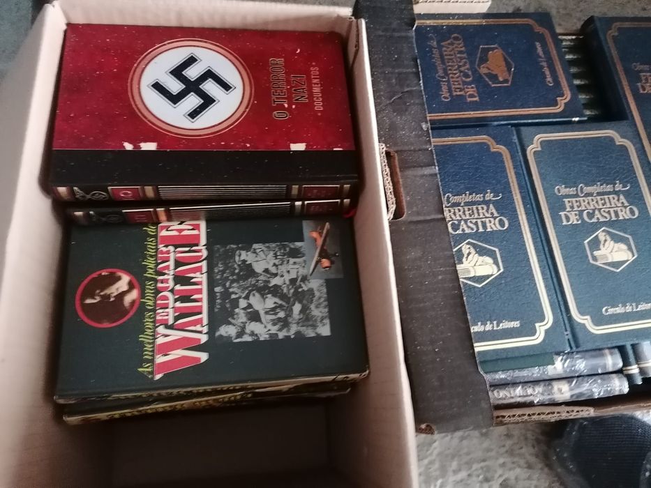 Coleção de livros antigos