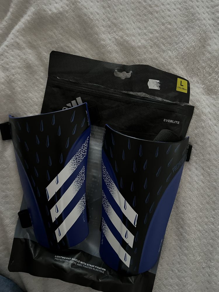 Ochraniacze piłkarskie nowe Adidas Predator rozm. L 175-185cm