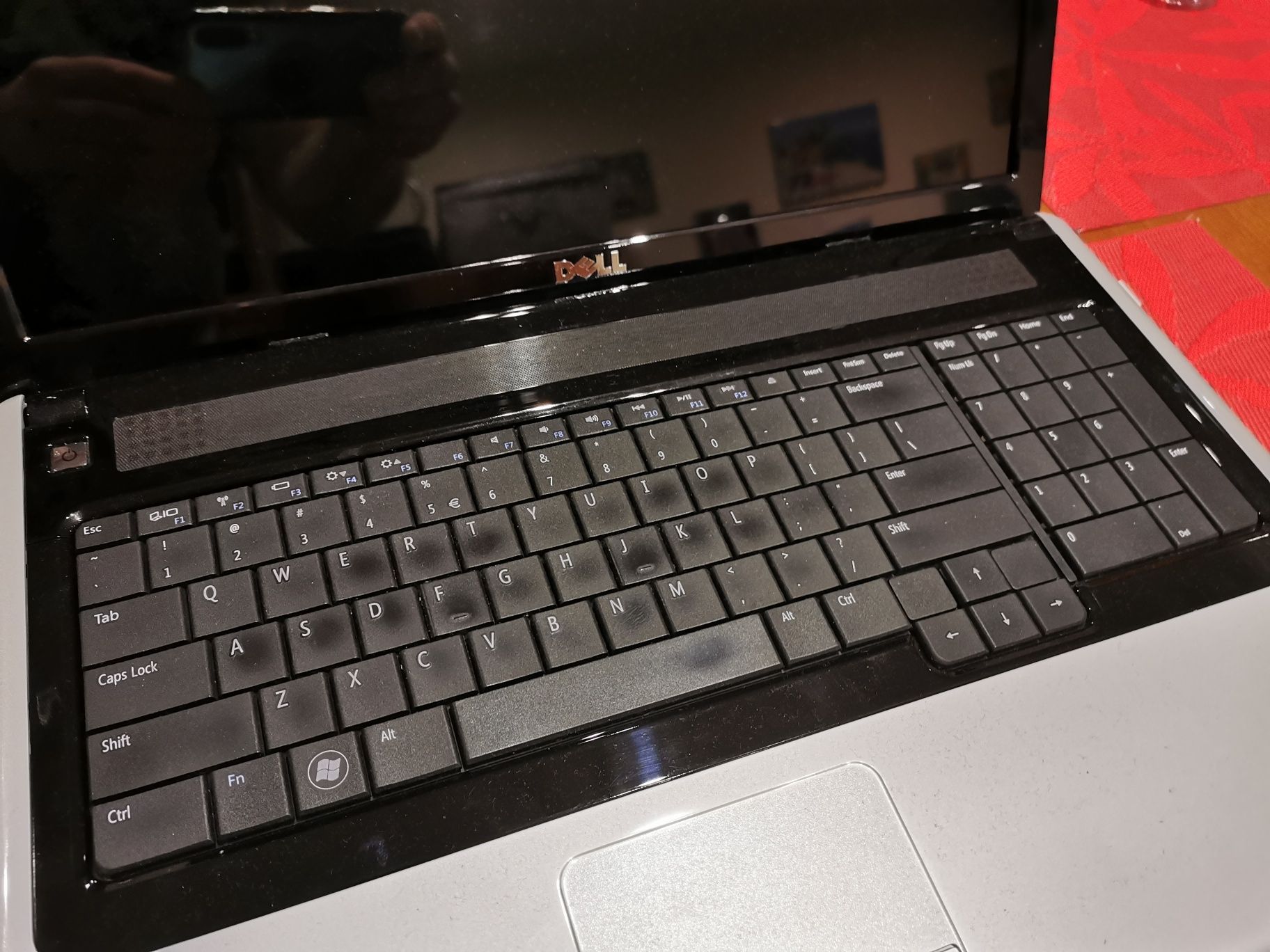 Laptop Dell inspiron 1750 biała klapa !