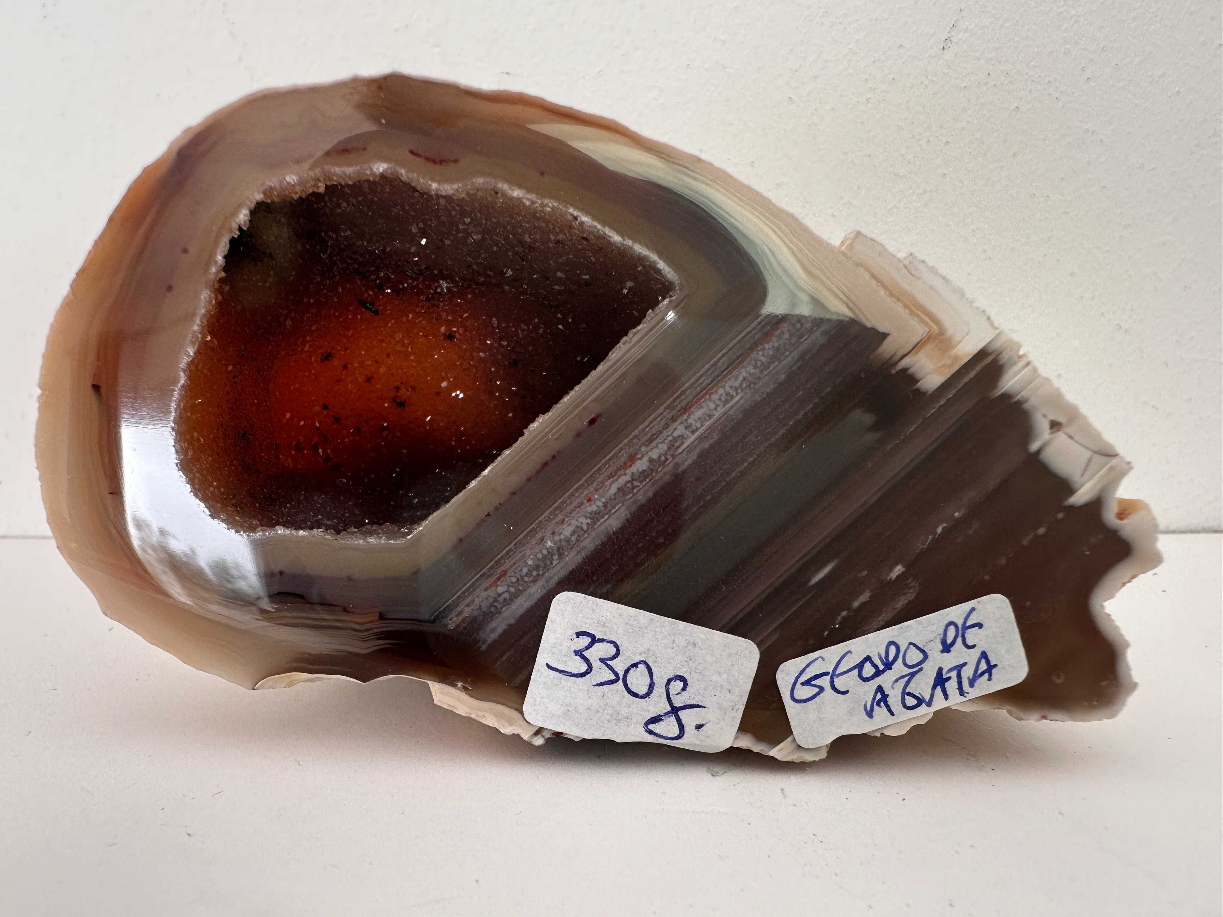 Geodo de ágata novo,  com 330 g.