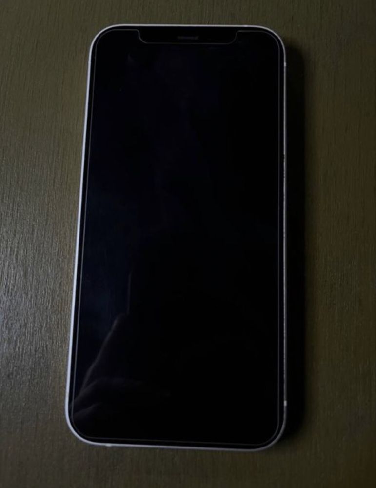 Продам iPhone 12