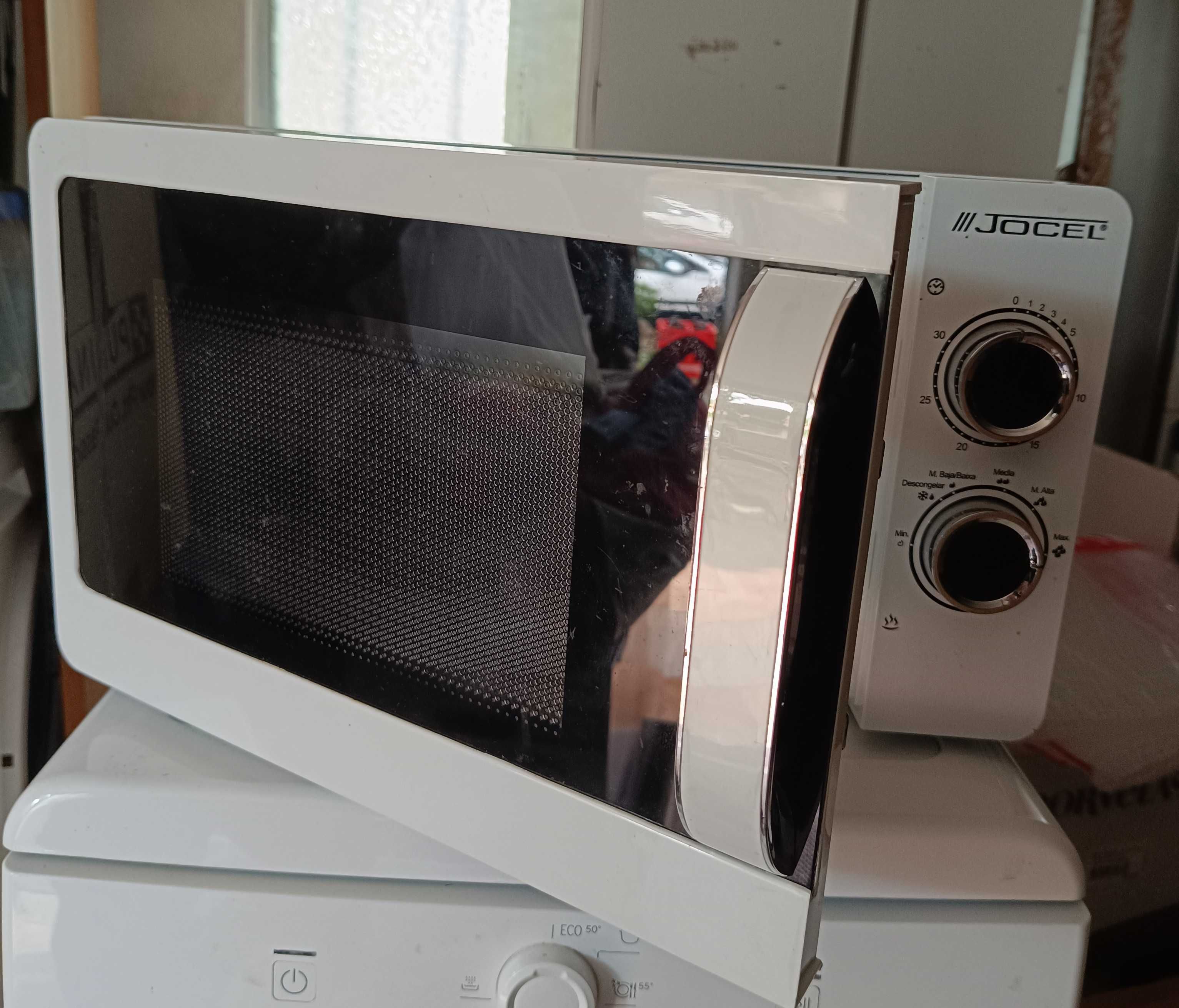 Microondas semi-novo (JOCEL)