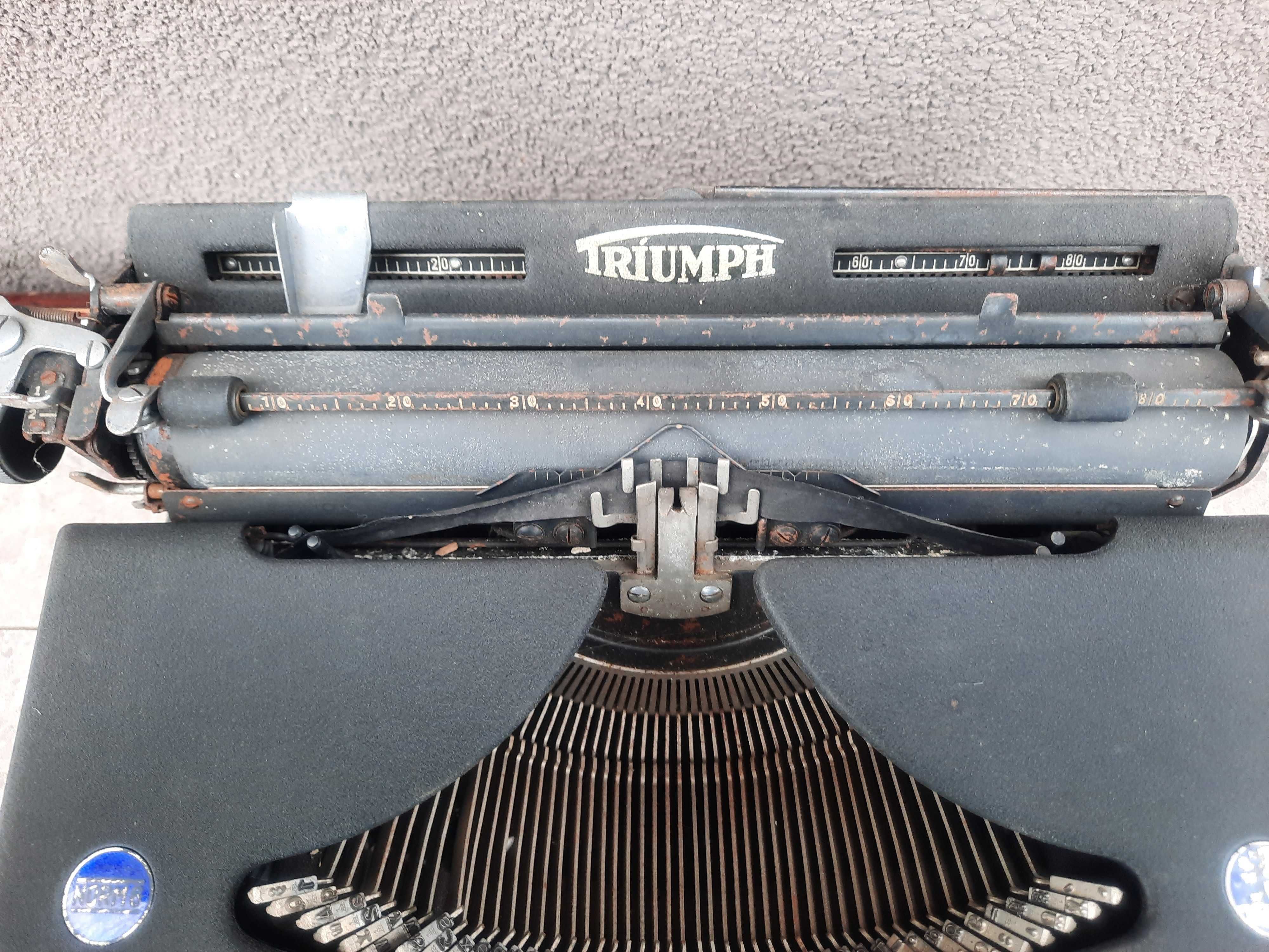Stara maszyna do pisania Triumph Norm 6