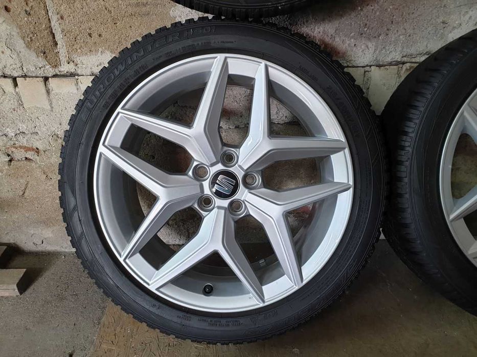 Felgi aluminiowe Seat R17 5x100 opony 215/45R17 8,5mm Falken 2020r