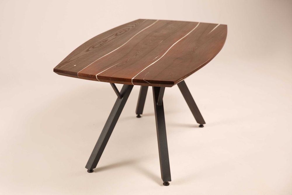 Обідній стіл з термоясеню з епоксидною смолою