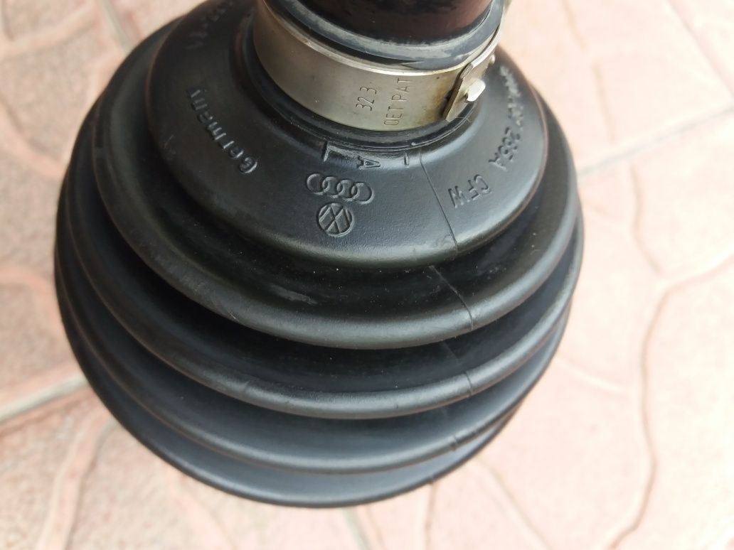 Піввісь права 6Q0407272BD Volkswagen Polo fabia