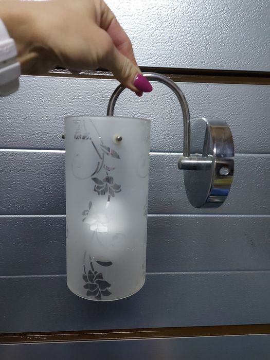 Sprzedam komplet żyrandol + konkiety