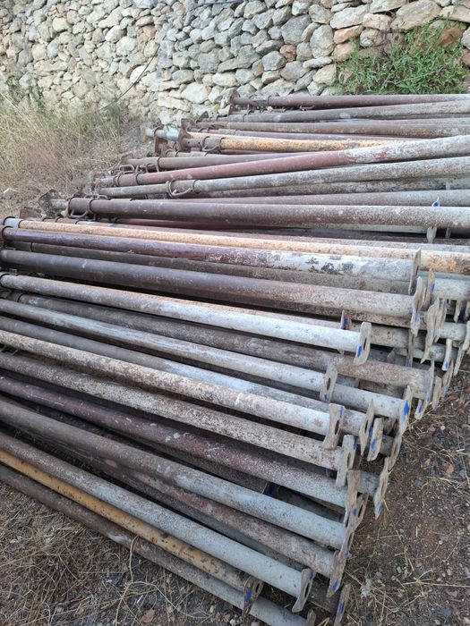 Escoras 3.5m usadas bom estado