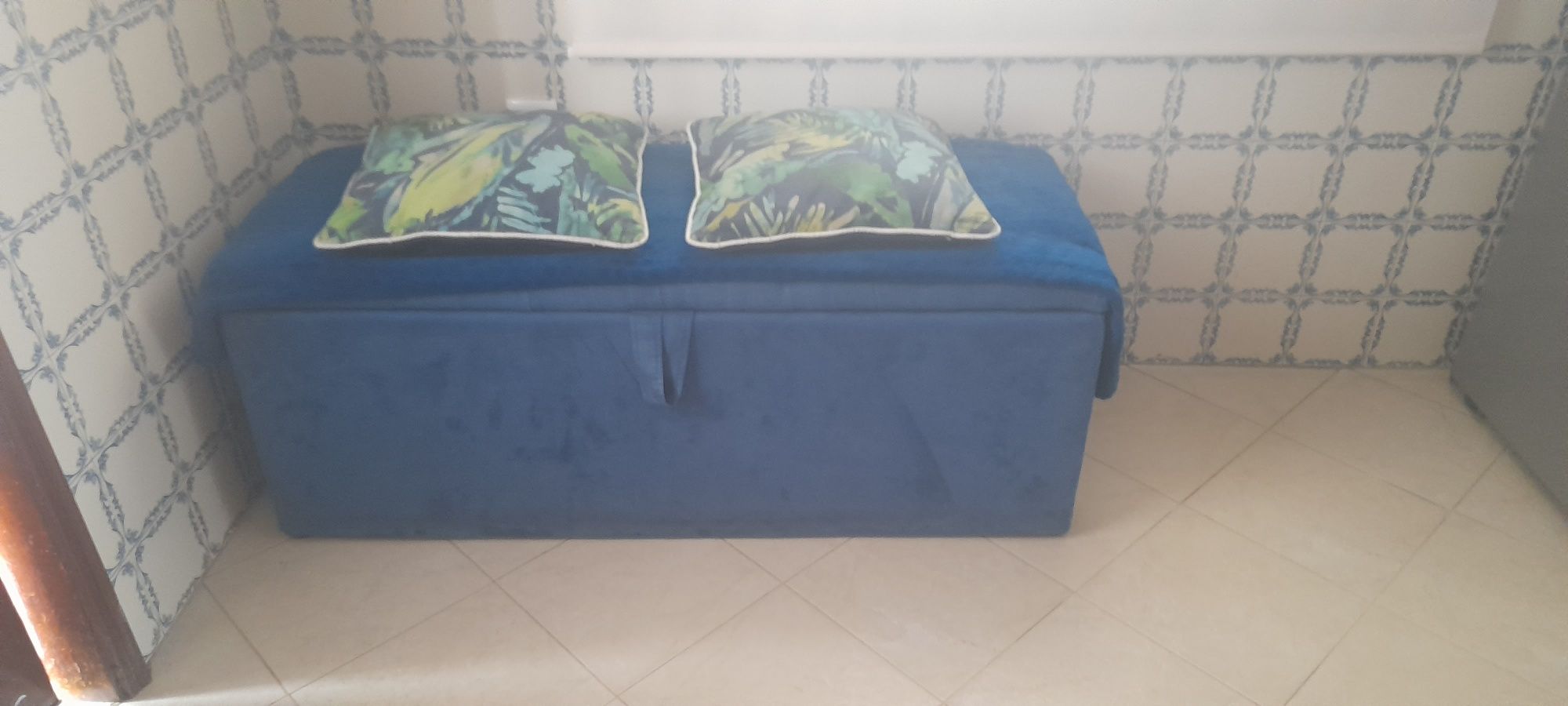 Baú  com arrumação.